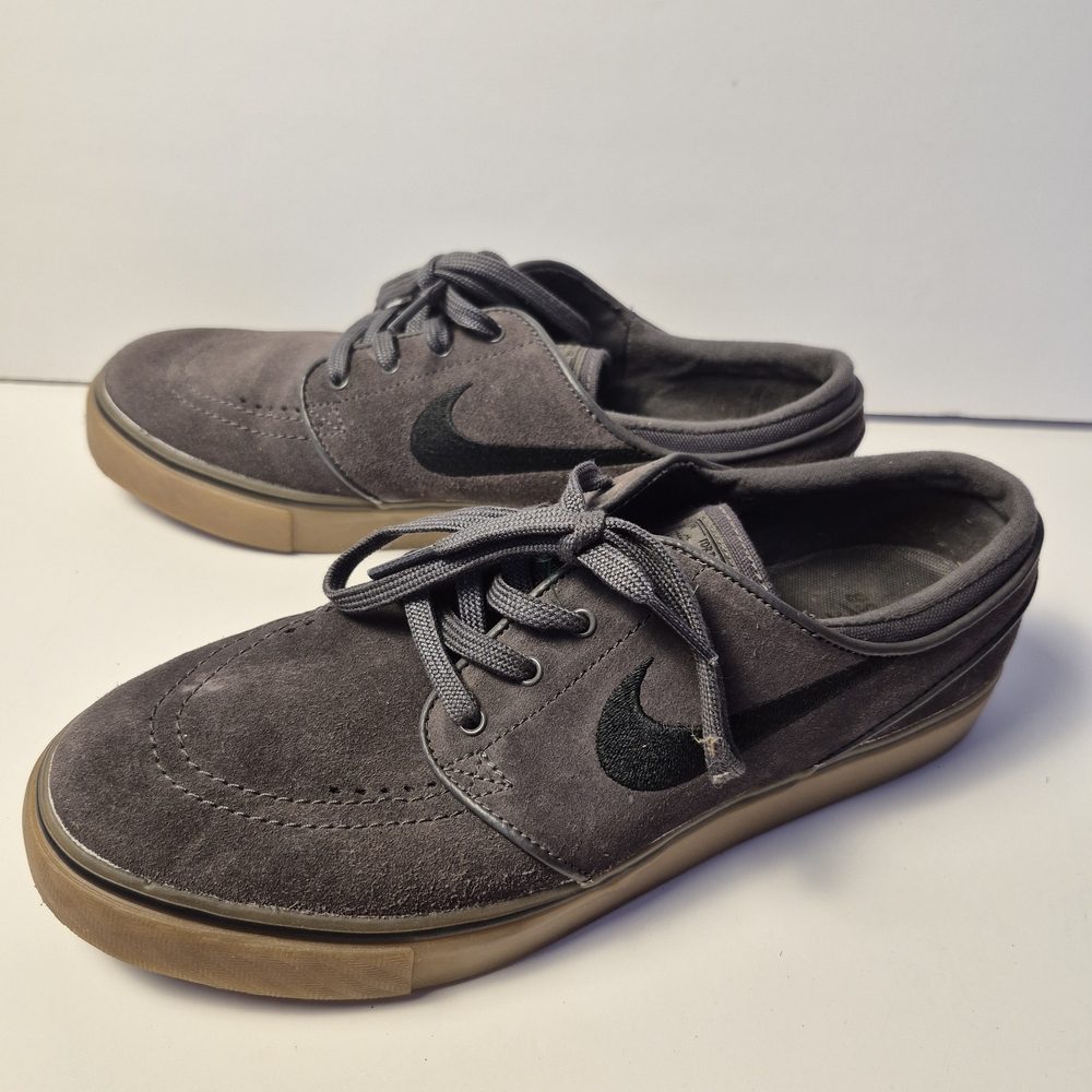 Nike Men's Gray Casual Shoes